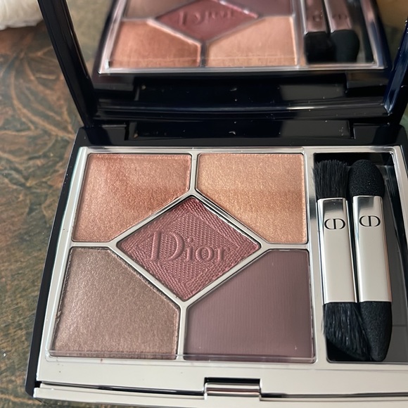 Dior Other - NWT, Dior eyeshadow # 689 . New